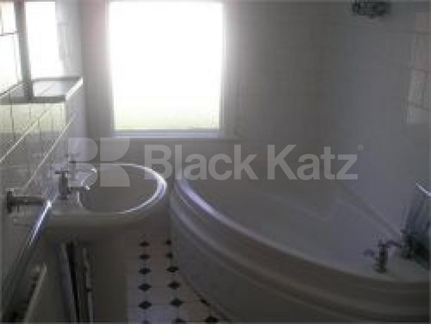 			LET!, 1 Bedroom, 1 bath, 1 reception Flat			 Park Road, CROUCH END